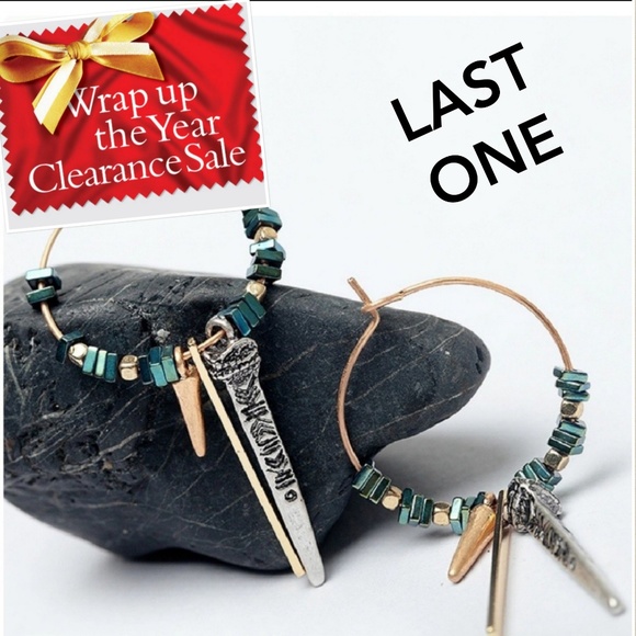 Jewelry - 🎁CLEARANCE 🎁(5🌟)Bead & Pendant Hoop Earrings